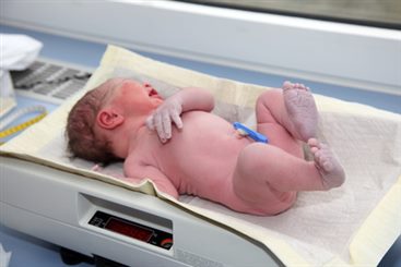 Crise génitale du nouveau né : symptômes, traitement, définition